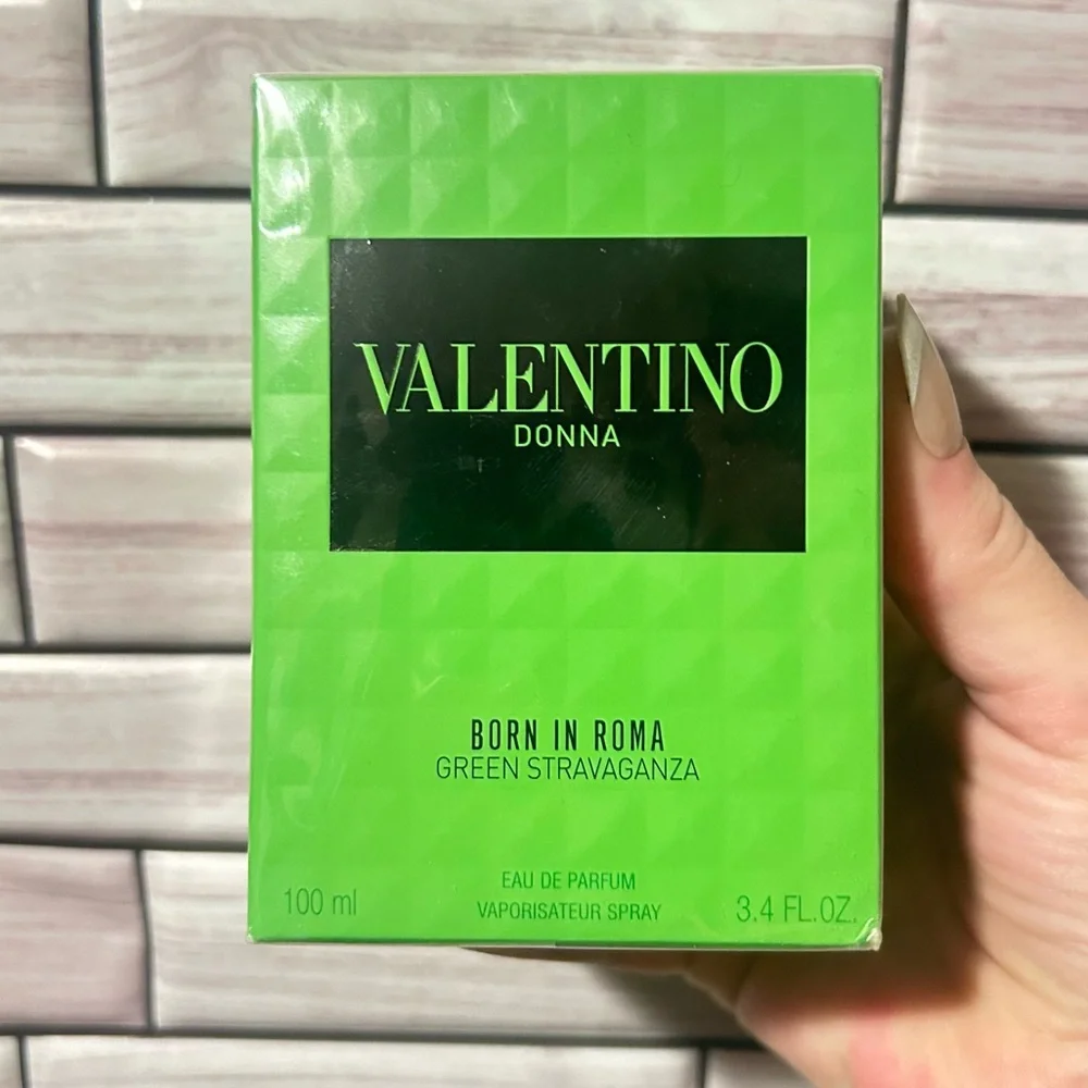Valentino Donna Born in Roma Green Stravaganza 3.4 oz EDP Spray for Women New - Picture 2 of 7